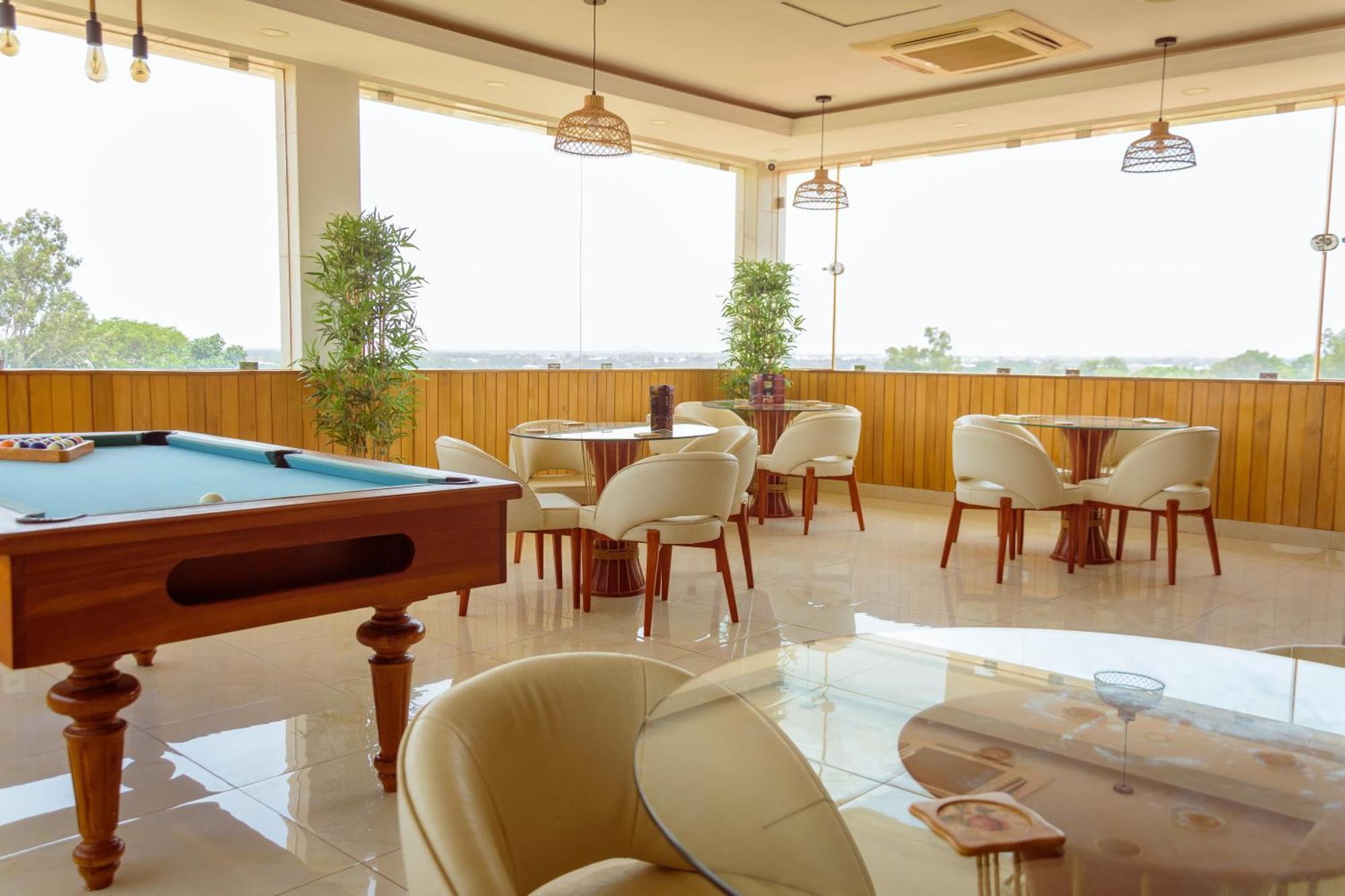 Hotel La Rose Blanche Korhogo Dış mekan fotoğraf