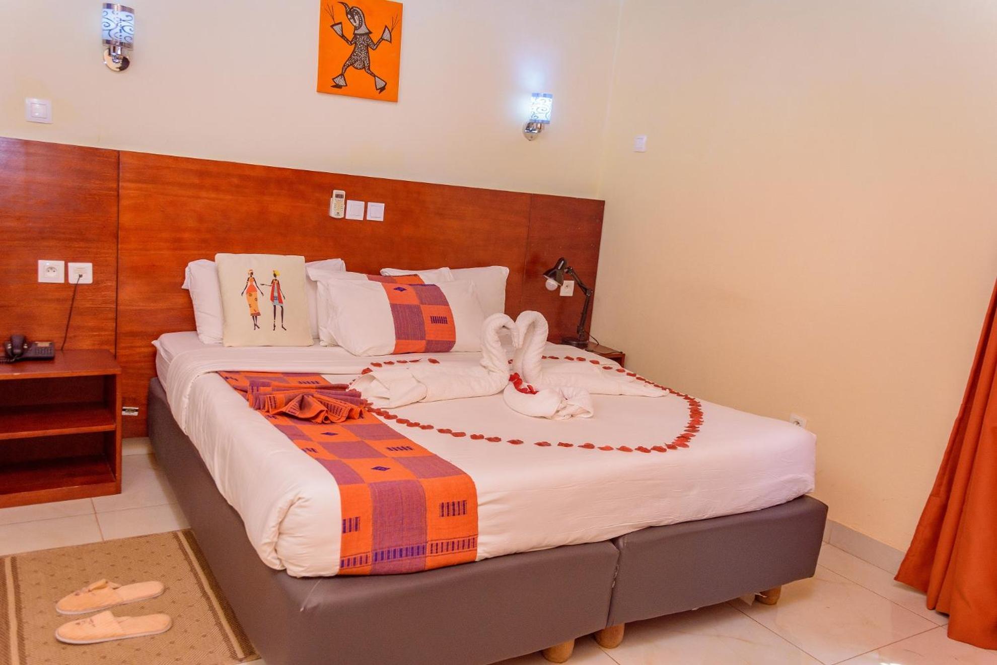 Hotel La Rose Blanche Korhogo Dış mekan fotoğraf