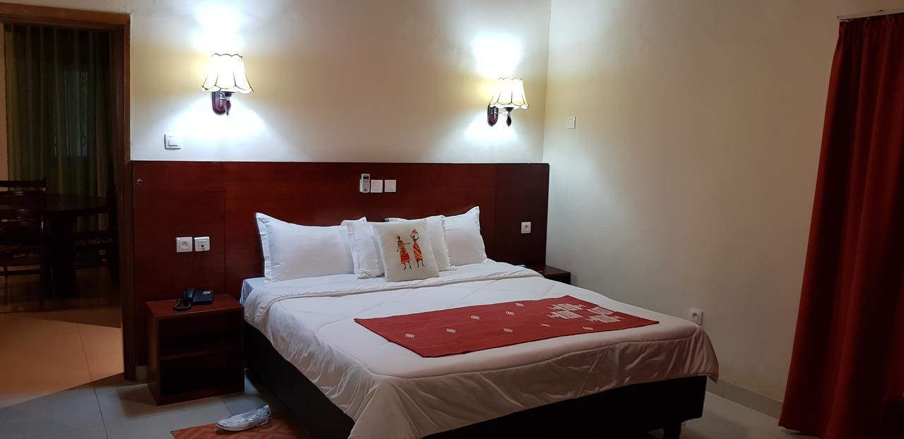 Hotel La Rose Blanche Korhogo Dış mekan fotoğraf