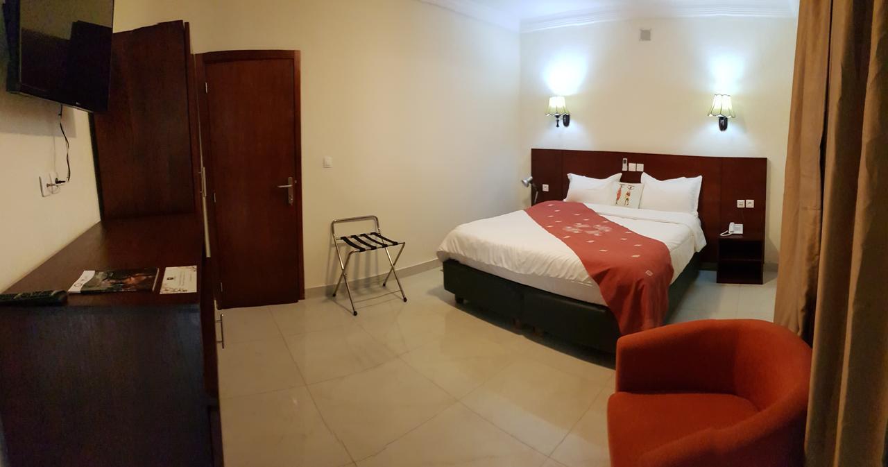 Hotel La Rose Blanche Korhogo Dış mekan fotoğraf