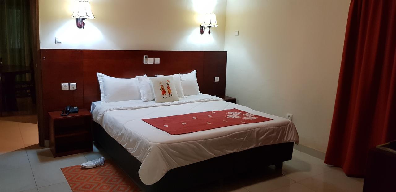 Hotel La Rose Blanche Korhogo Dış mekan fotoğraf