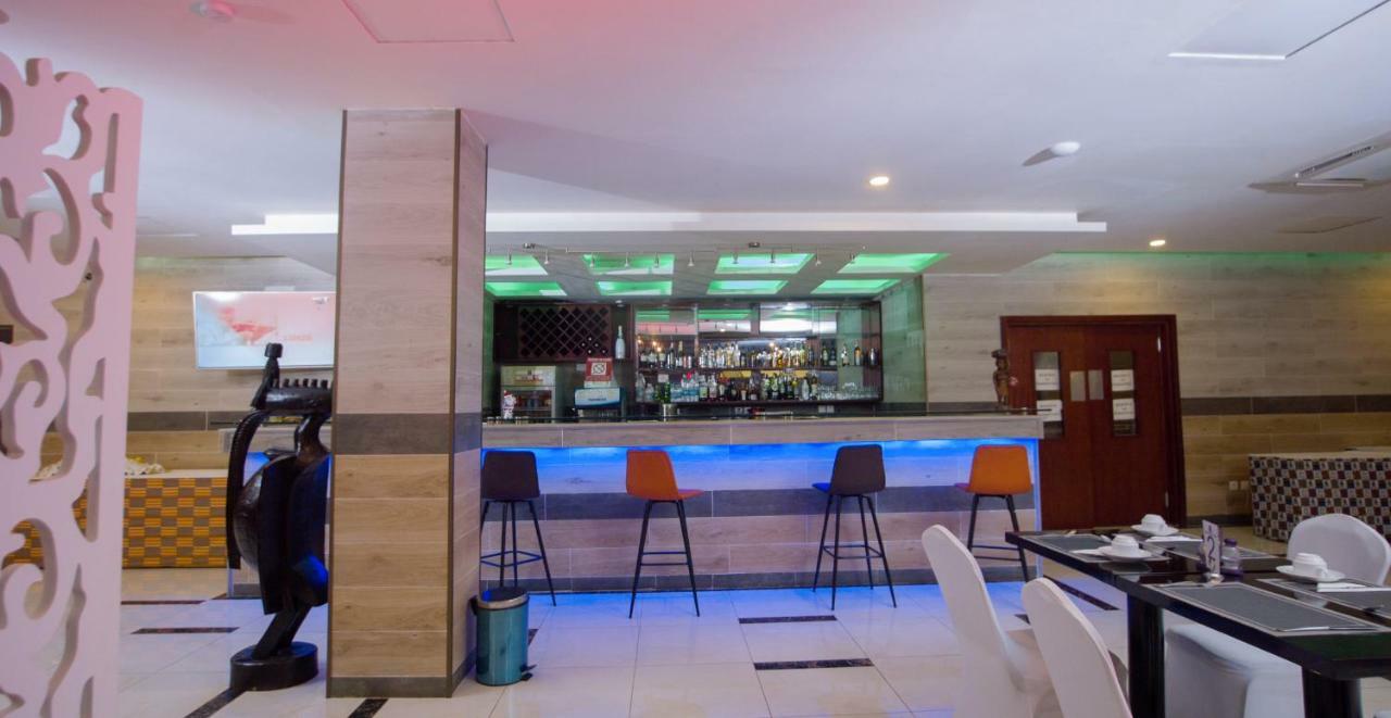 Hotel La Rose Blanche Korhogo Dış mekan fotoğraf