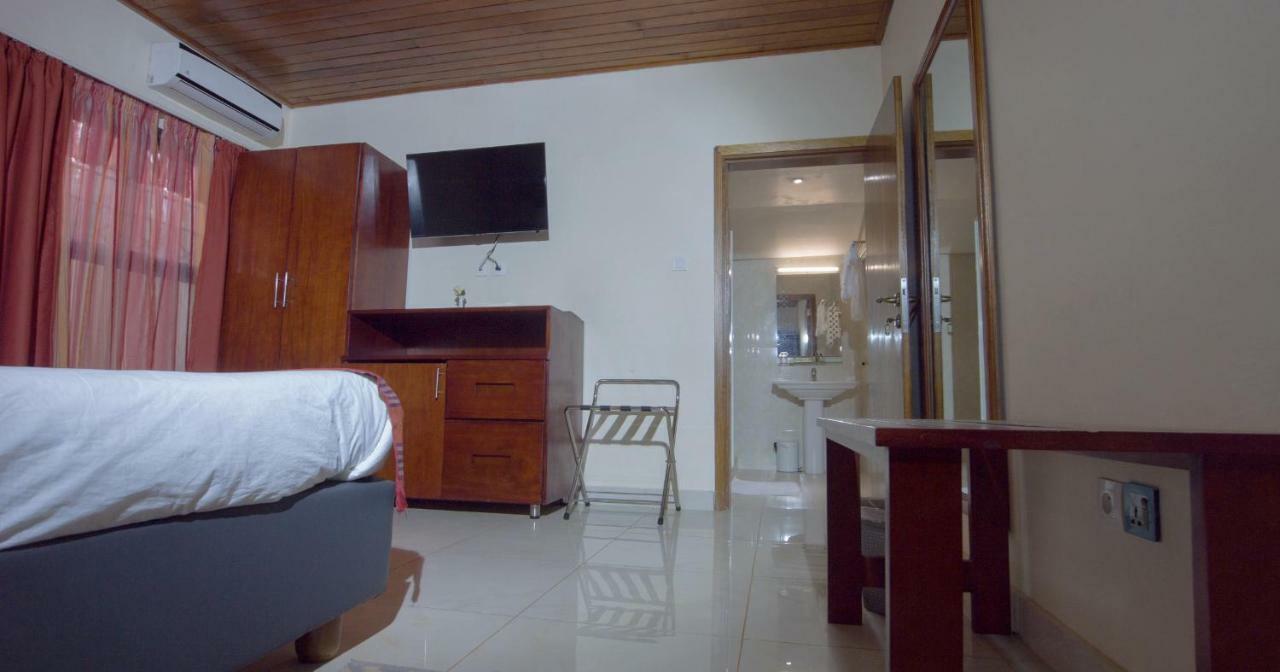 Hotel La Rose Blanche Korhogo Dış mekan fotoğraf