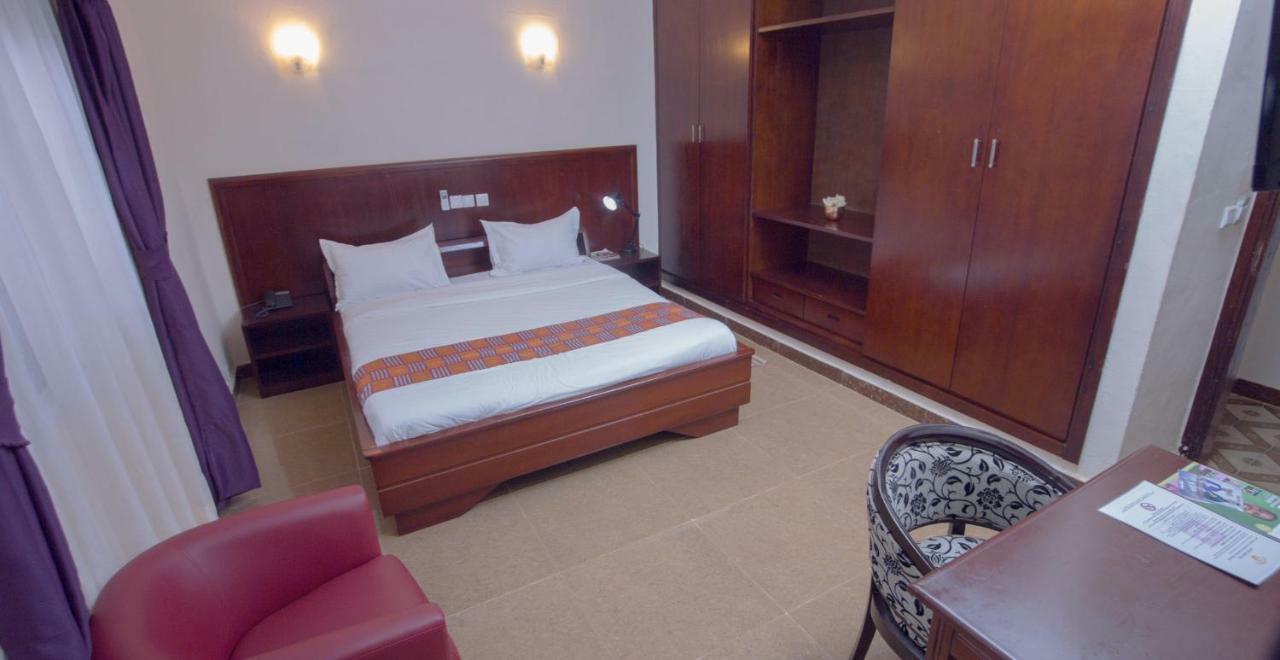 Hotel La Rose Blanche Korhogo Dış mekan fotoğraf