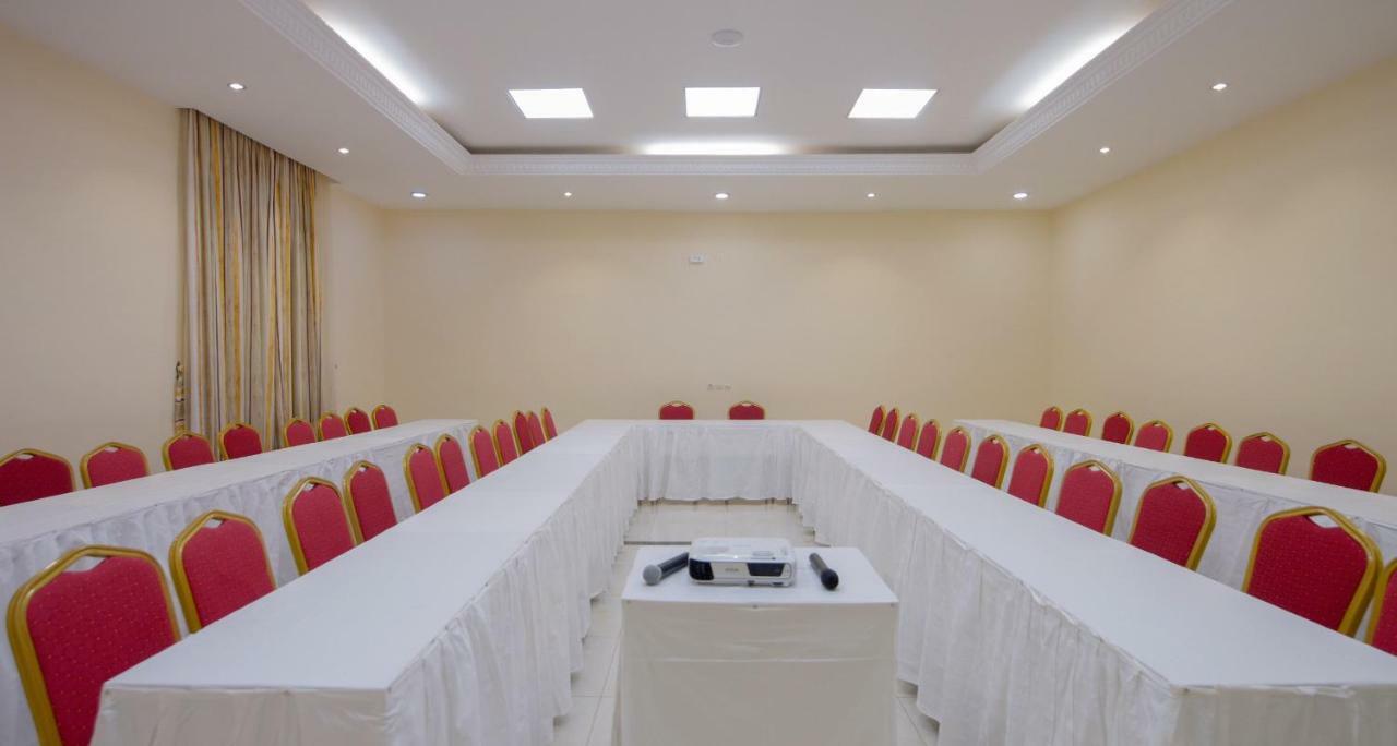 Hotel La Rose Blanche Korhogo Dış mekan fotoğraf
