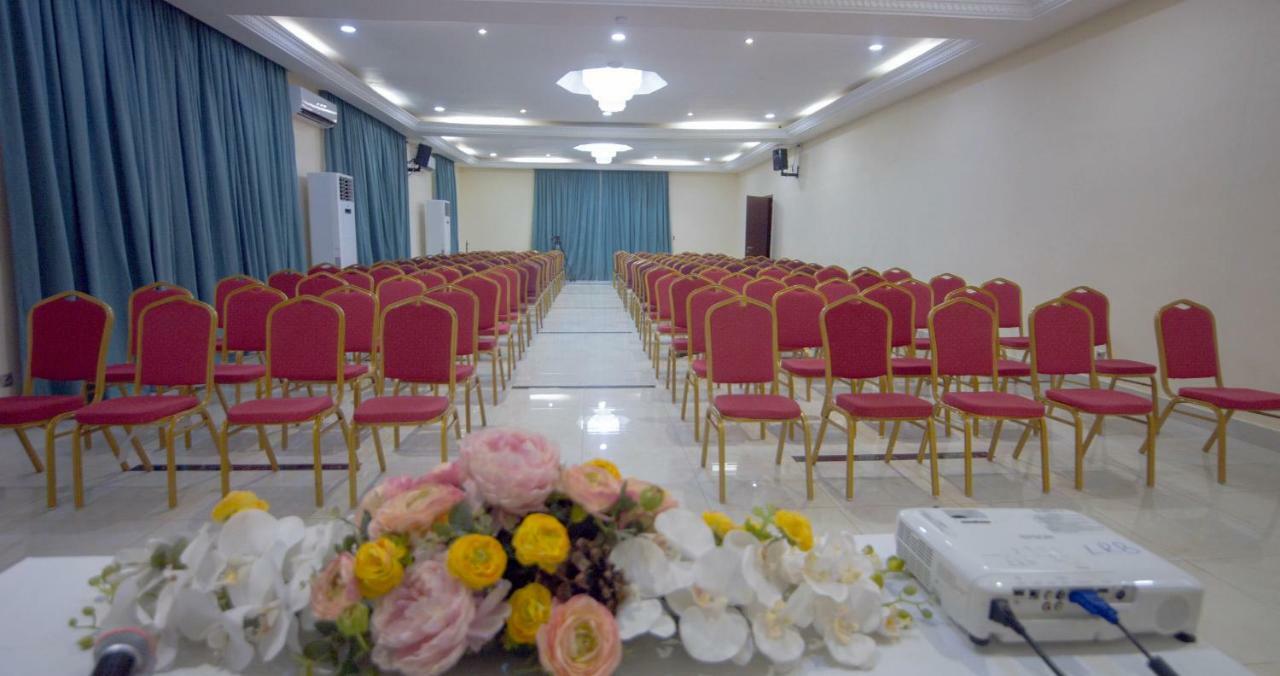 Hotel La Rose Blanche Korhogo Dış mekan fotoğraf