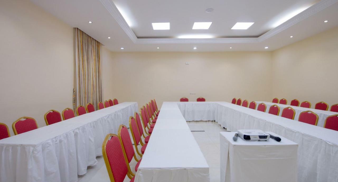 Hotel La Rose Blanche Korhogo Dış mekan fotoğraf